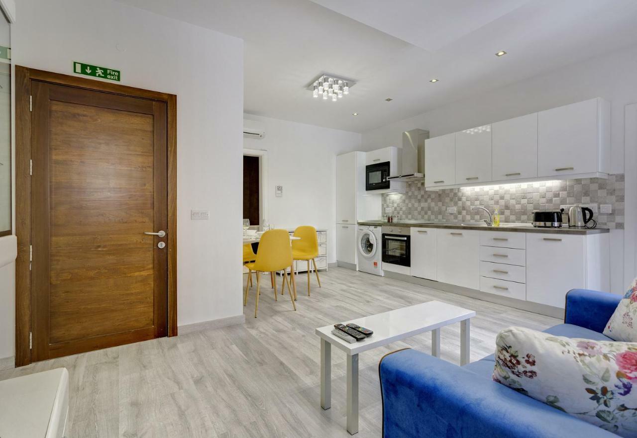 Splendid Apartment, Steps Away From The Sea Сліма Екстер'єр фото